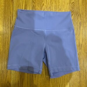 lululemon athletica Mid-Rise Performance Shorts — Lavender